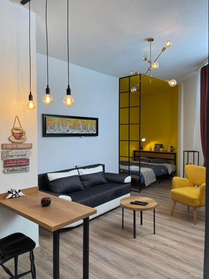 Ora-Prn, Studio Apartment In The City Centre Пристина Екстериор снимка