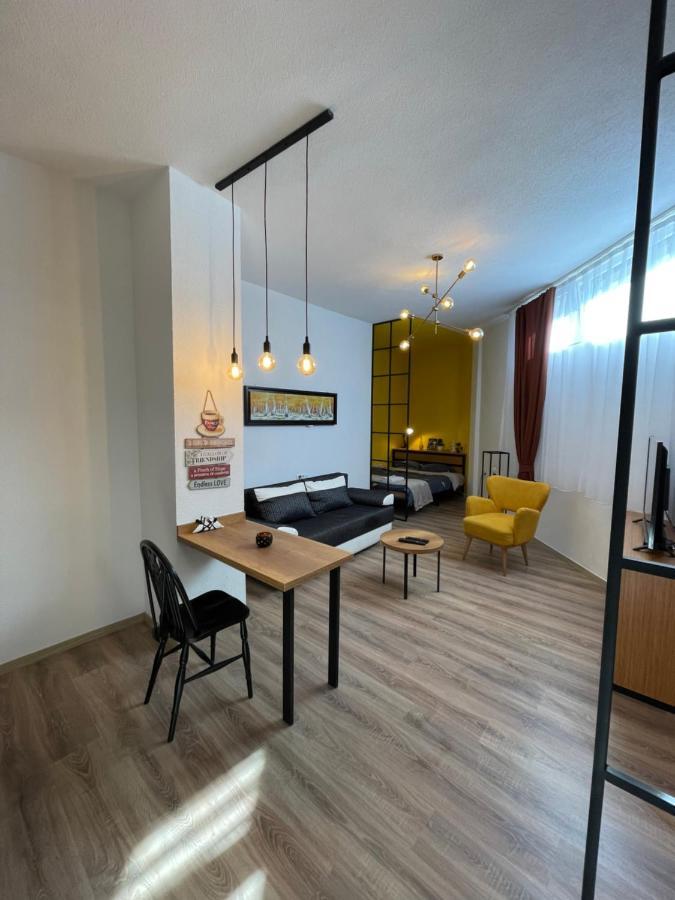 Ora-Prn, Studio Apartment In The City Centre Пристина Екстериор снимка