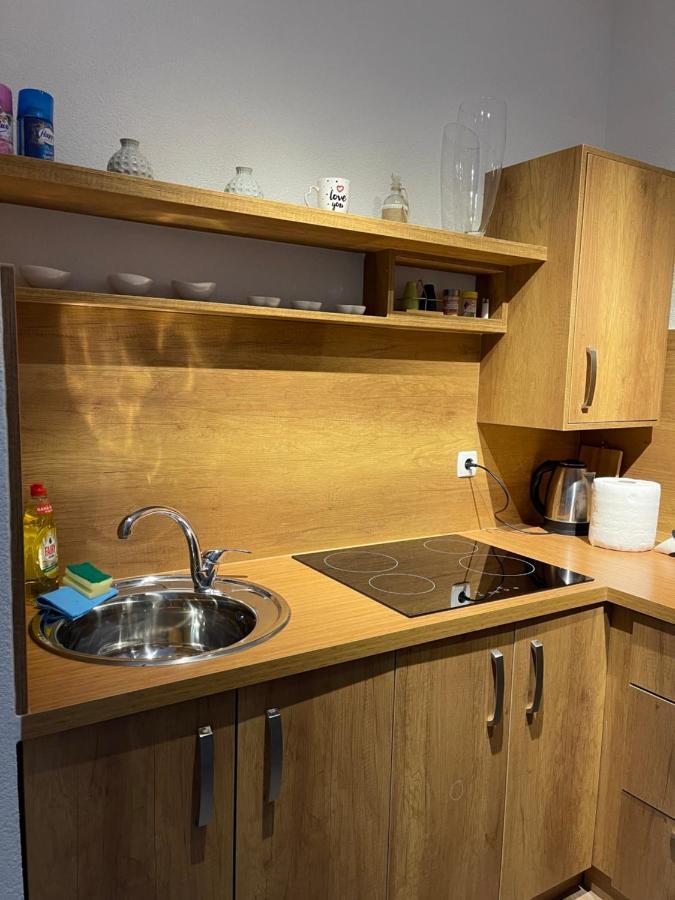 Ora-Prn, Studio Apartment In The City Centre Пристина Екстериор снимка